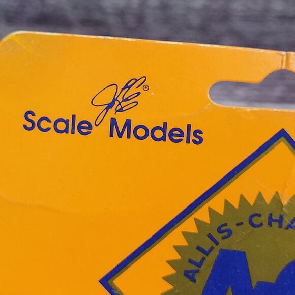 Vintage Scale Models 1/64 scale Allis-Chalmers WC diecast/plastic tractor orange - Picture 3 of 9